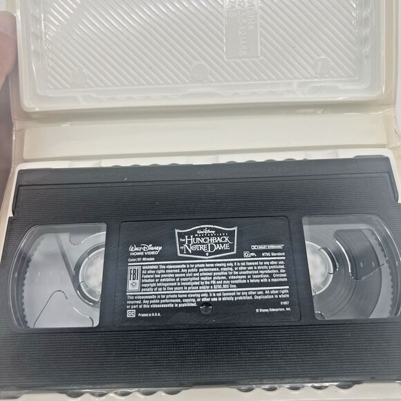 1997 Walt Disney’s Masterpiece The Hunchback Of Notre Dame VHS Sealed - Picture 5 of 6